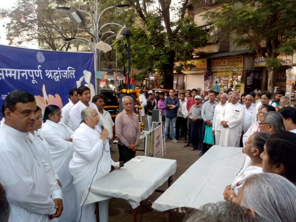 Malad :everyone lighted candles and meditated for few minutes sending peaceful vibrations to these soldiers,